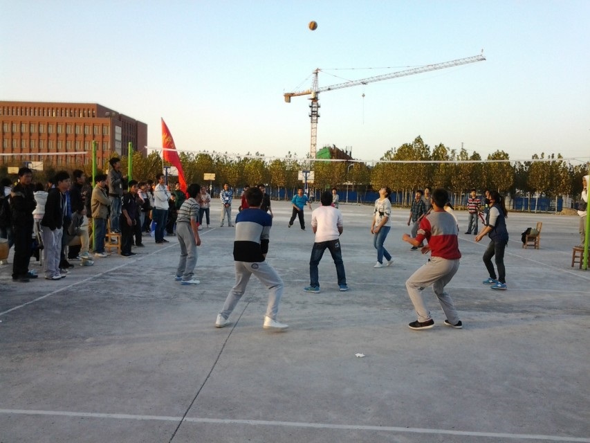 比赛激烈进行中