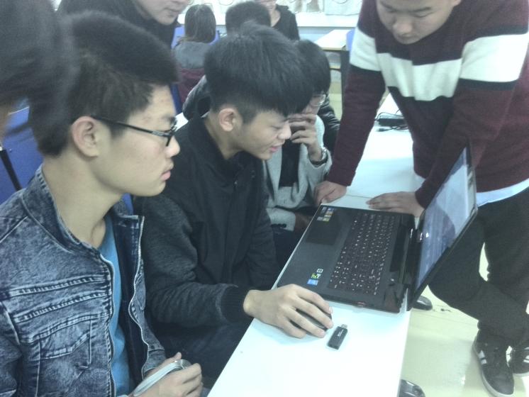 认真参与的成员