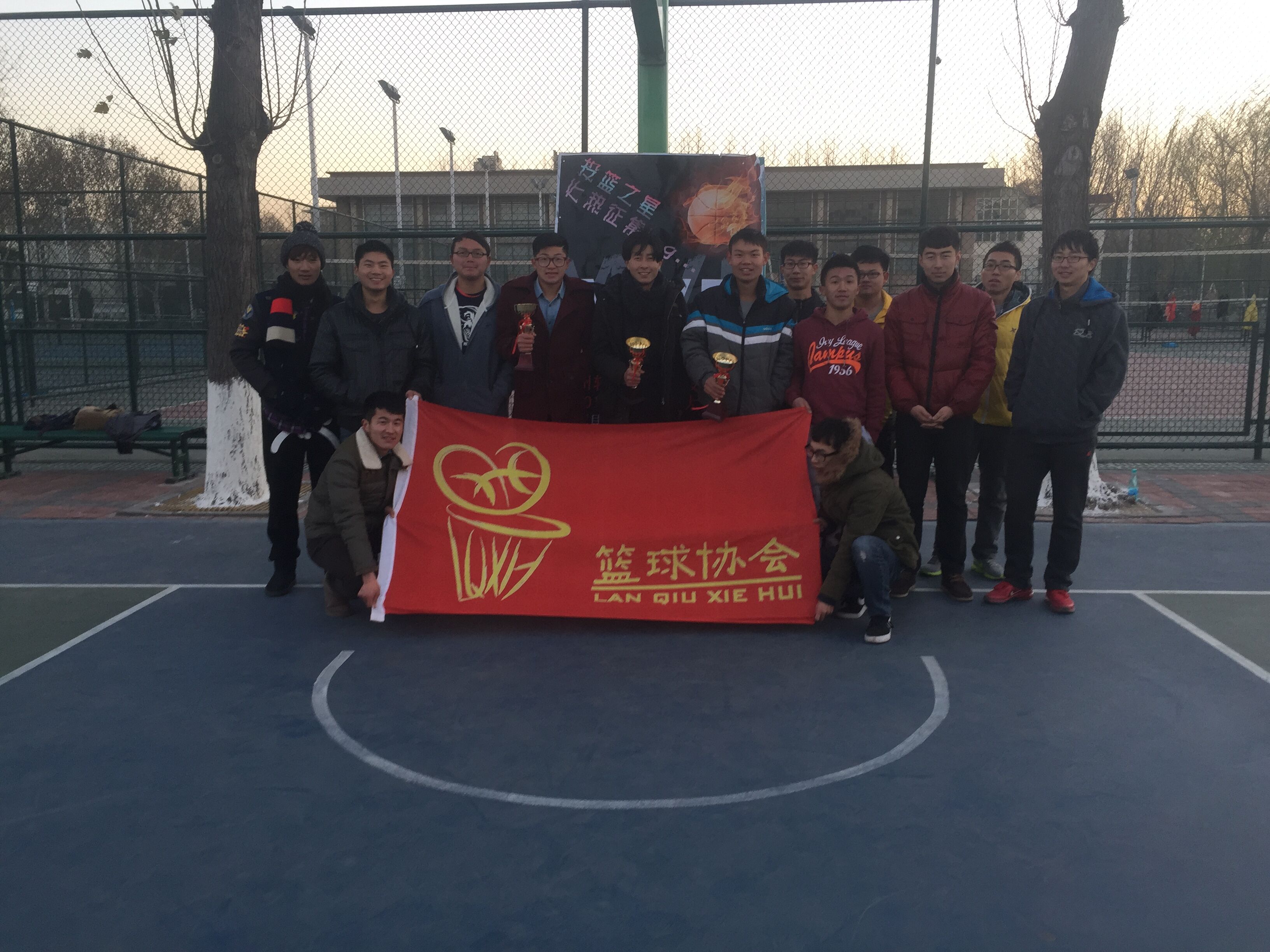 活动结束后参赛人员合影留念