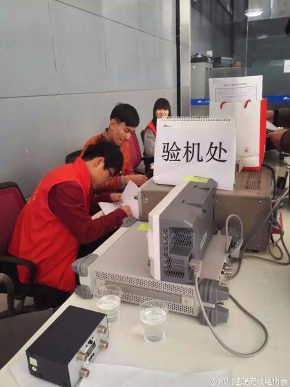 忙碌的工作人员