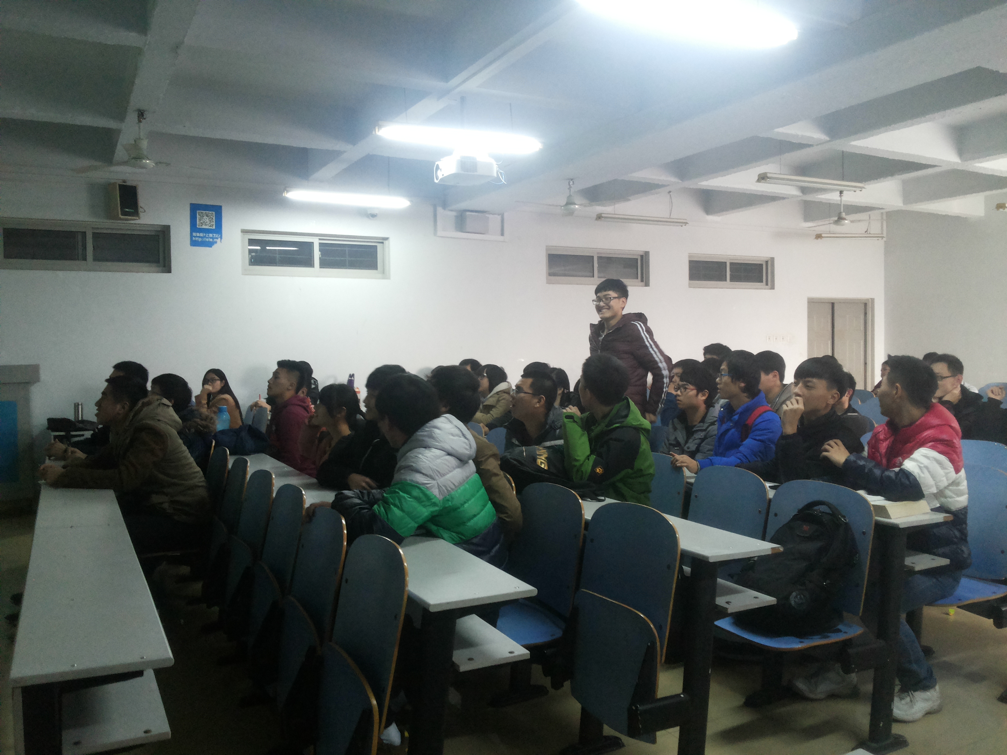 同学们积极回答有关公祭日知识