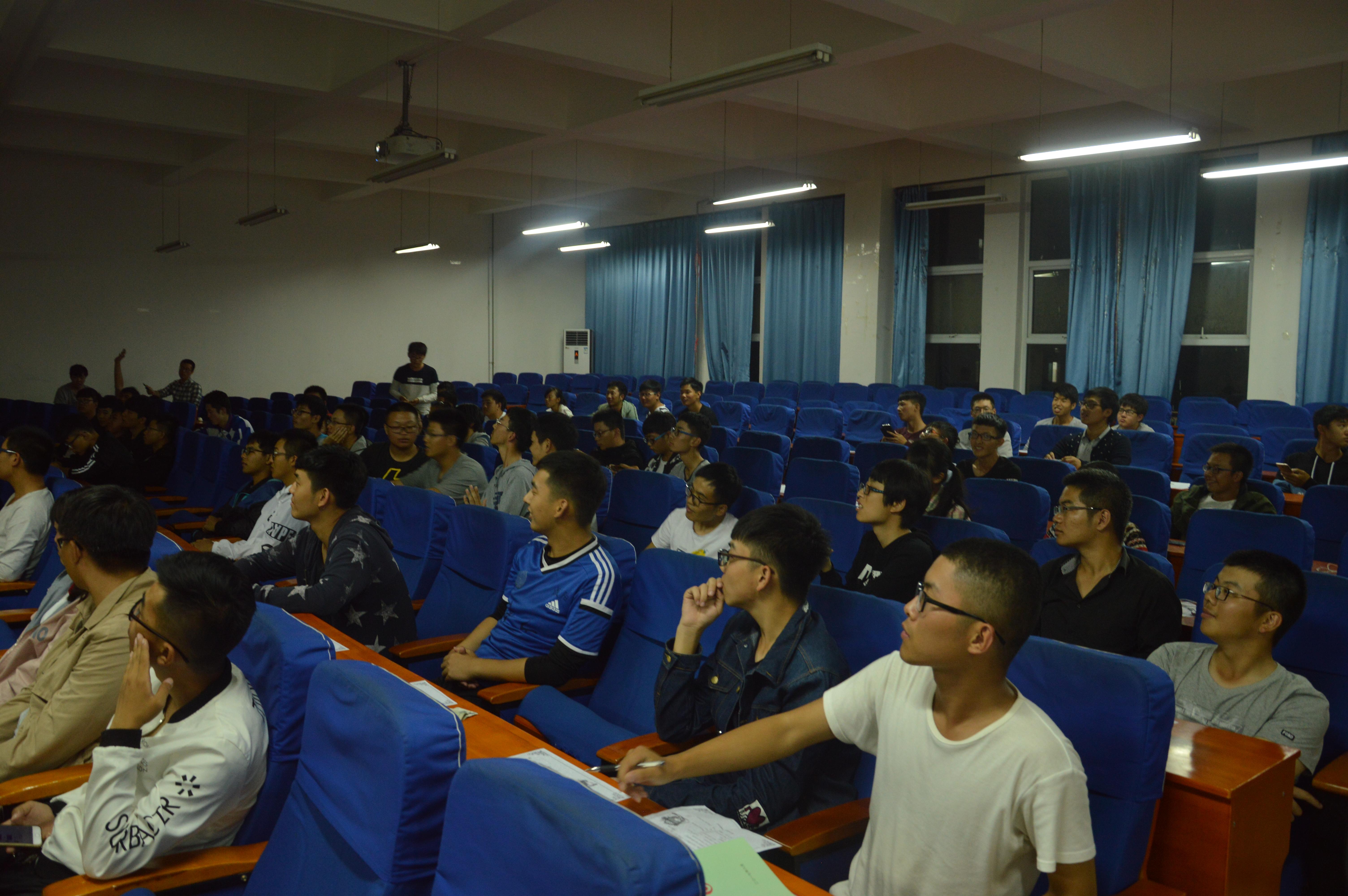 参加见面会的同学