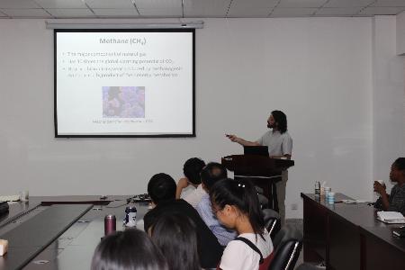 Steven Mansoorabadi教授做学术报告